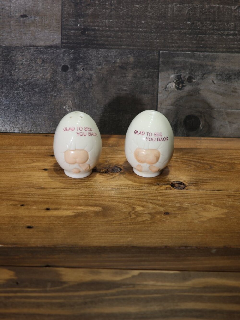 Vintage German “Hello There” Baby in Egg Salt & Pepper Shakers Porcelain Germany - Picture 3 of 5